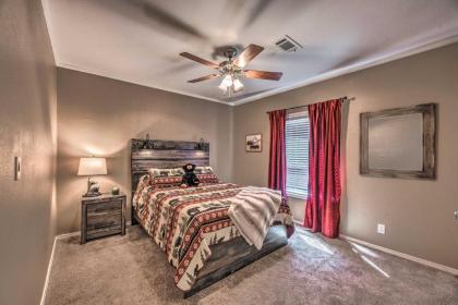 Ruidoso Retreat with Grill Central Location! - image 16