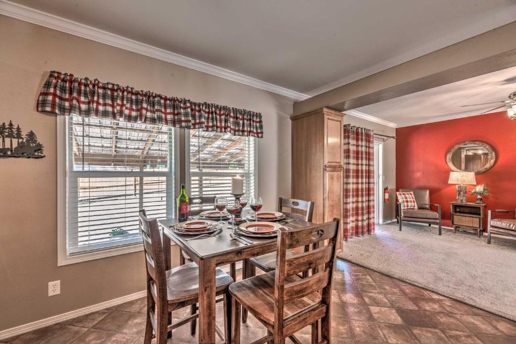 Ruidoso Retreat with Grill Central Location! - image 7