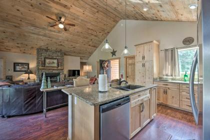 Sic em Bears Mtn Cabin with Hot Tub and Deck! - image 9