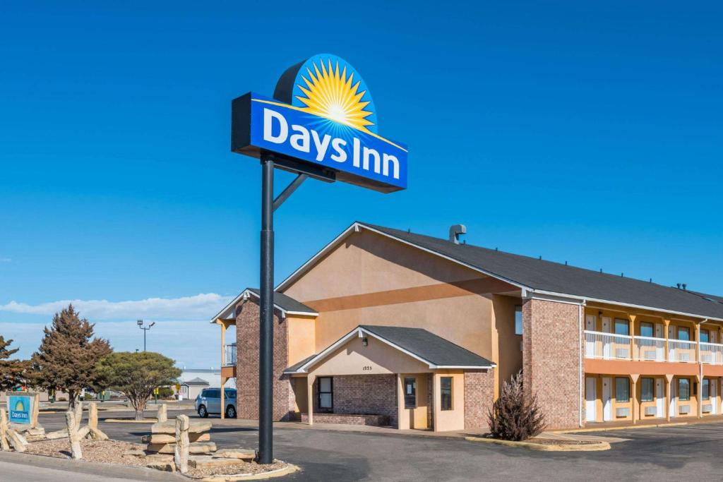 Days Inn by Wyndham Russell - main image