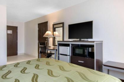 Quality Inn - image 15