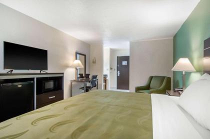 Quality Inn - image 9