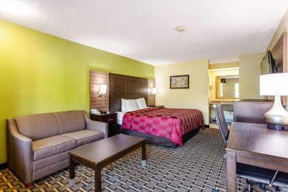 Econo Lodge Russellville - image 3