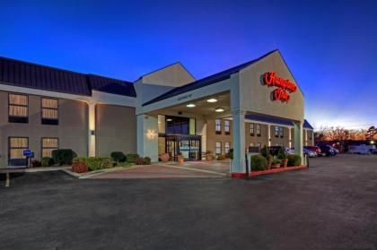 Hampton Inn Russellville - image 1