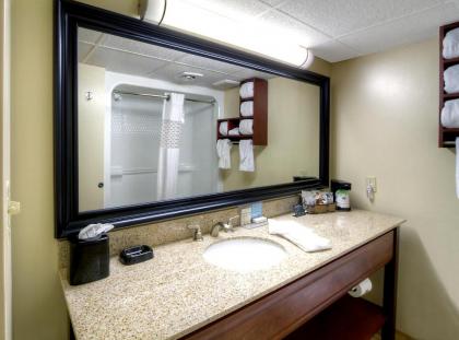 Hampton Inn Russellville - image 10