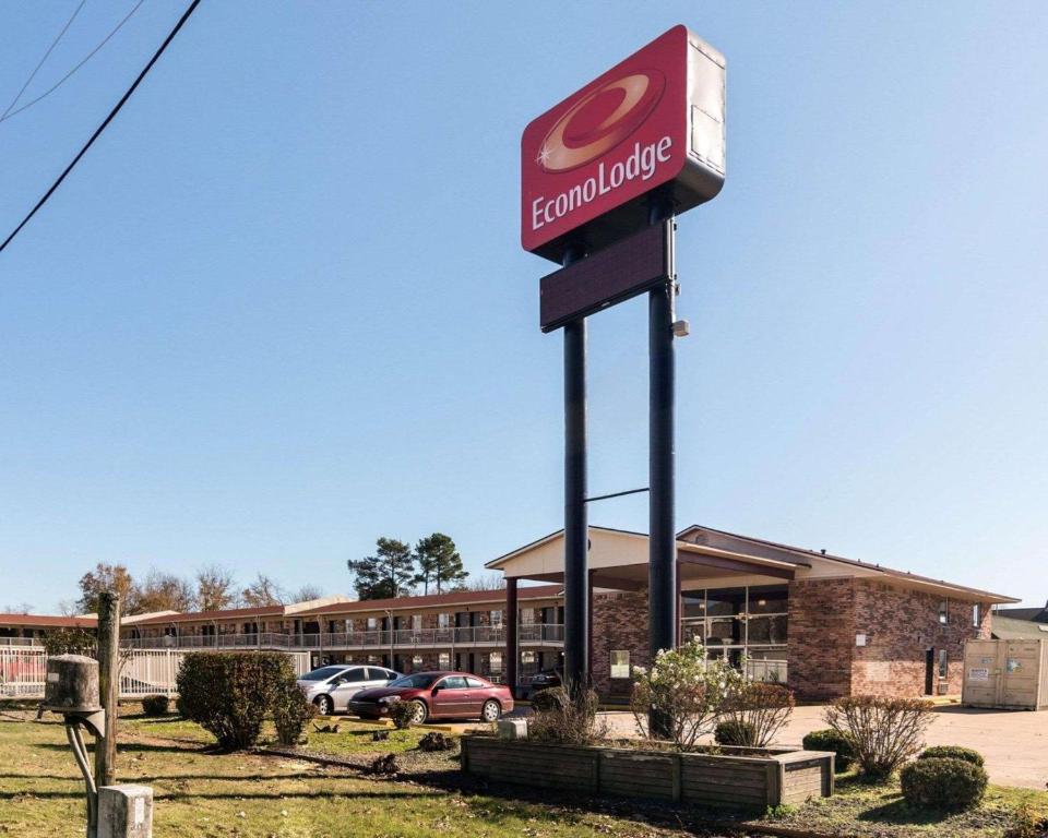 Econo Lodge Russellville I-40 - main image