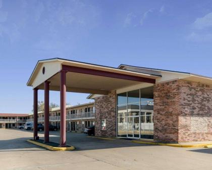 Econo Lodge Russellville I-40 - image 10