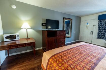 American Inn & Suites Russellville - image 13