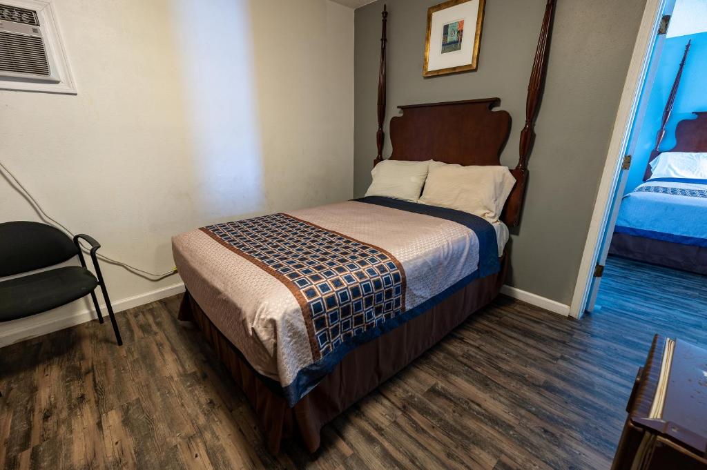 American Inn & Suites Russellville - image 3