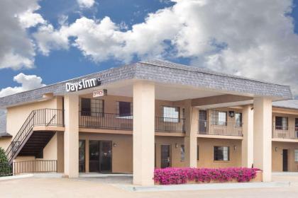 Days Inn by Wyndham Ruston LA - image 1