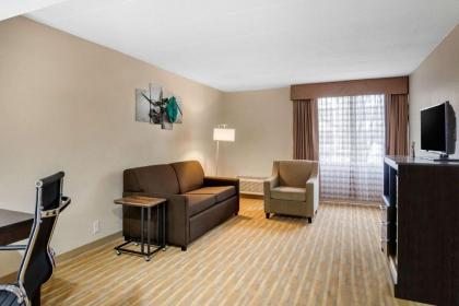 Quality Inn & Suites - image 13