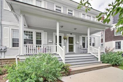 Spacious Rutland Townhome with Fire Pit- Walk to Town