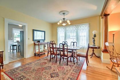 Spacious Rutland Townhome with Fire Pit- Walk to Town - image 10