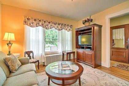 Spacious Rutland Townhome with Fire Pit- Walk to Town - image 14