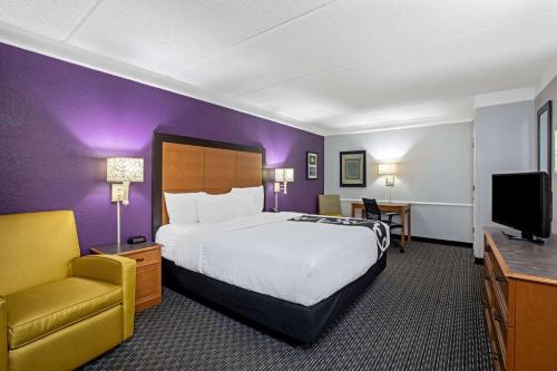 La Quinta Inn by Wyndham Sacramento North - image 5