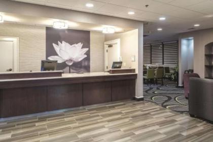 La Quinta Inn & Suites by Wyndham Sacramento Downtown - image 5