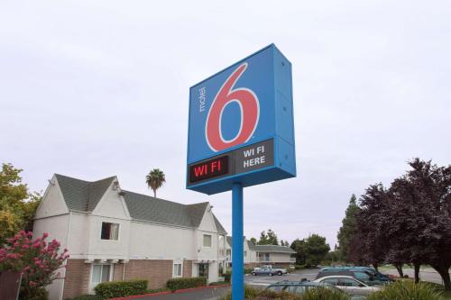 Motel 6-Sacramento CA - Central - main image