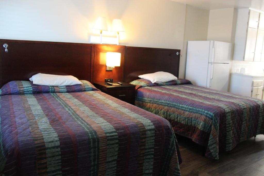 Economy Inn Safford - image 3