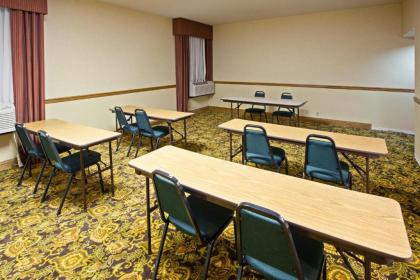 Country Inn & Suites by Radisson Saginaw MI - image 7