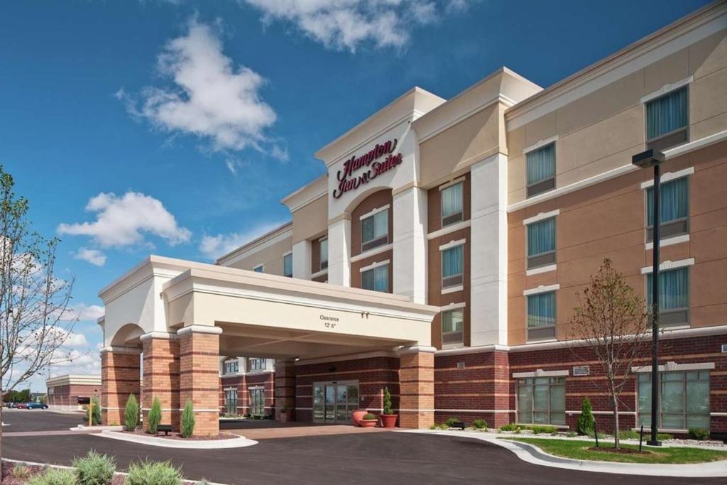 Hampton Inn & Suites Saginaw - main image