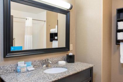 Hampton Inn & Suites Saginaw - image 5