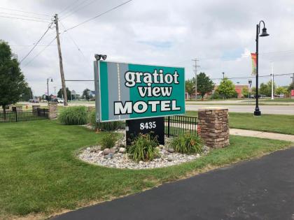 Gratiot View Motel - image 14