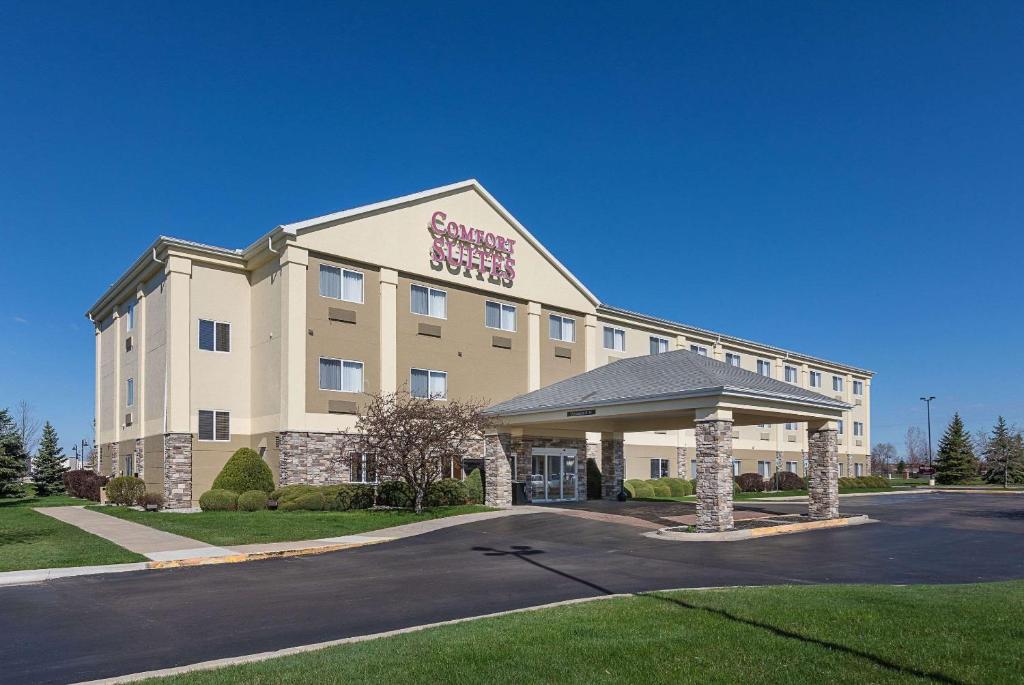 Comfort Suites Saginaw - main image