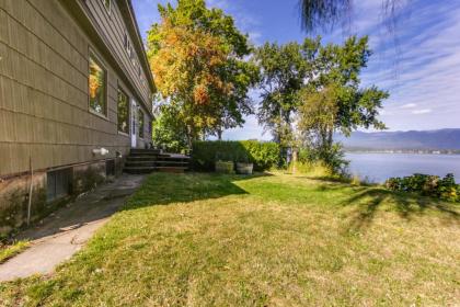 Pend Oreille Lakeshore Retreat - image 11