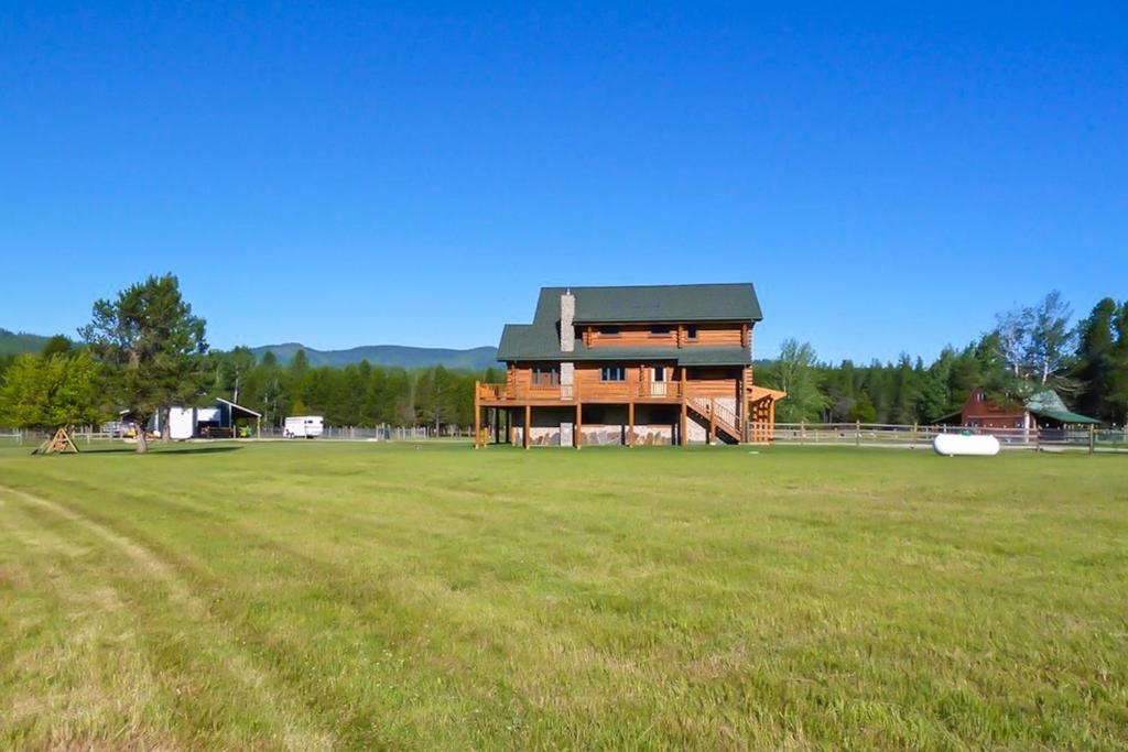 Waterfront Ranch on Pend Oreille - main image