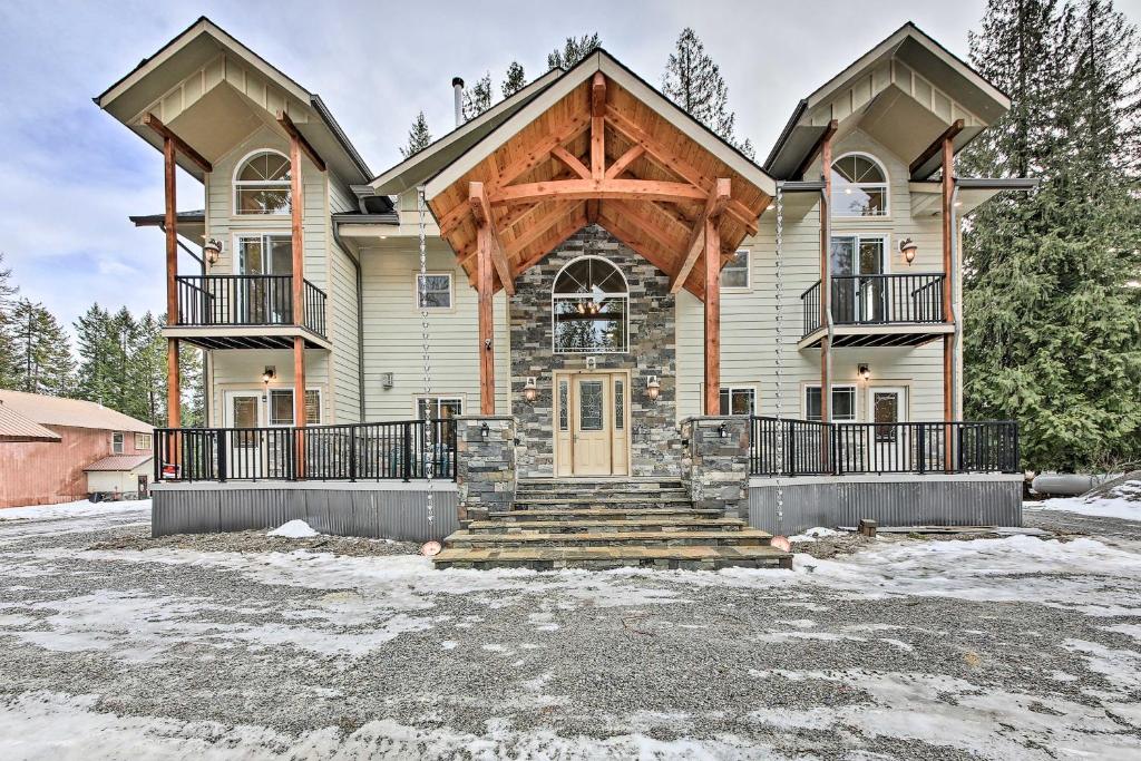 Expansive Group Lake House with Hot Tub and Pier! - image 3