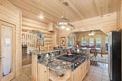 Antler Cove Log Home - image 10