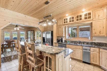 Antler Cove Log Home - image 11