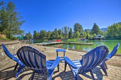 Expansive Waterfront Escape with Kayaks and SUPs!