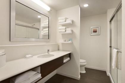 Hampton Inn St. Albans Vt - image 15