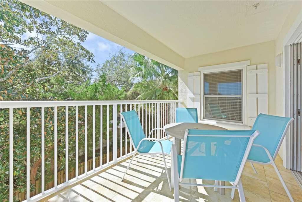 Ocean Reef 305 3 Bedrooms Pool Access Sleeps 6 - main image