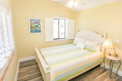 SEA HAVEN 212 [3/2.5] FREE ACTIVITIES! & OCEANFRONT WIFI POOL - image 2