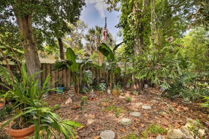 Tropical St Augustine Studio Near Town and Beach! - image 4