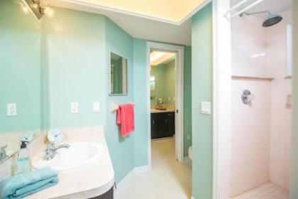 Bright St Augustine Home - Walk to Crescent Beach - image 3