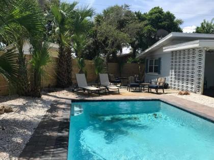 Heated Pool By the Sea   10 min Walk to Beach Hammock Pets OK Saint Augustine