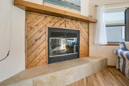 Oceanfront Dunes Cozy Beach House BBQ + Pet Friendly! - image 4