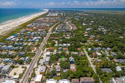 1 Block From St Aug Beach Tropical Apt w Patio - image 17