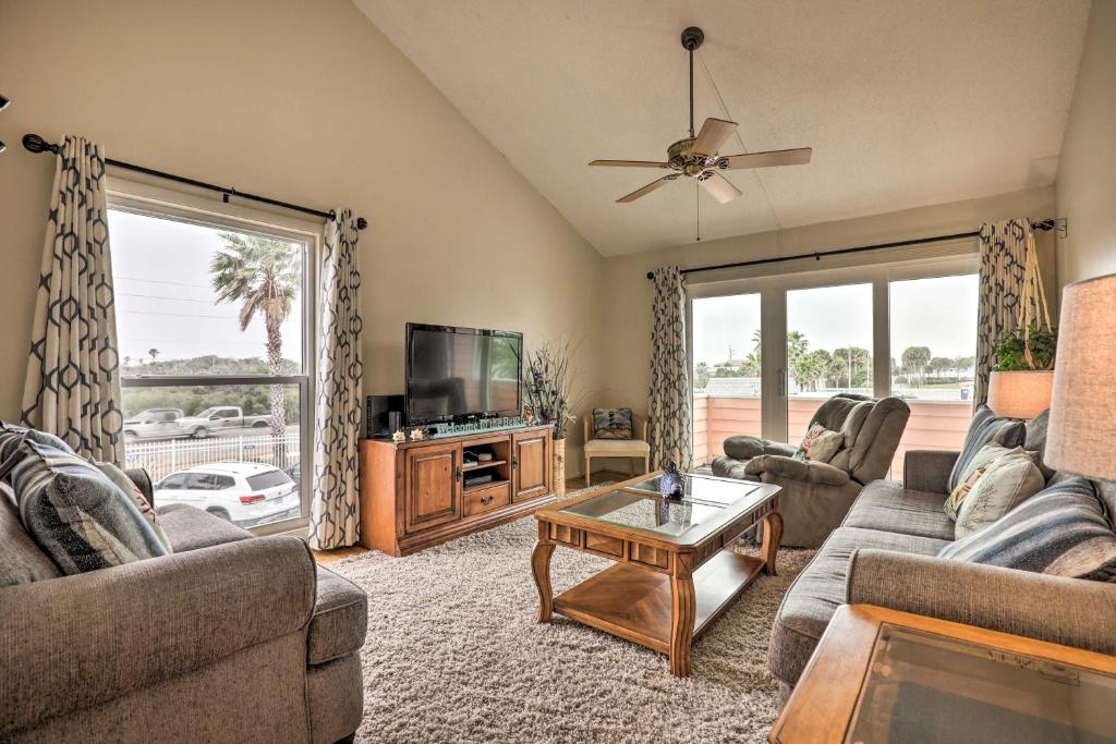 Beach Condo Walk to Ocean and Restaurants! - main image