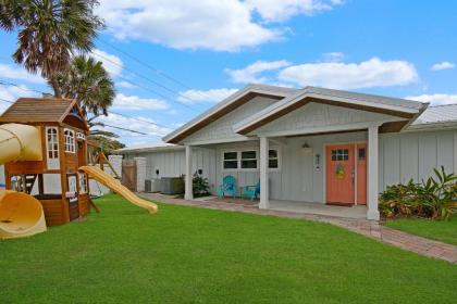 Paradise Packs A Punch! Beachside Home with Heated Pool Outdoor Lounge Steps from Beach Access - image 3