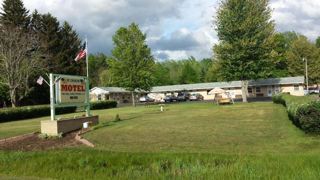 St Charles Motel - main image