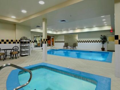 Hilton Garden Inn Saint Charles - image 18