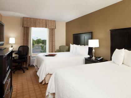 Hampton Inn & Suites Chicago/Saint Charles - image 17