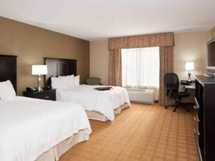 Hampton Inn & Suites Chicago/Saint Charles - image 2