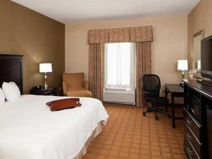 Hampton Inn & Suites Chicago/Saint Charles - image 3