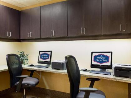 Hampton Inn & Suites Chicago/Saint Charles - image 9