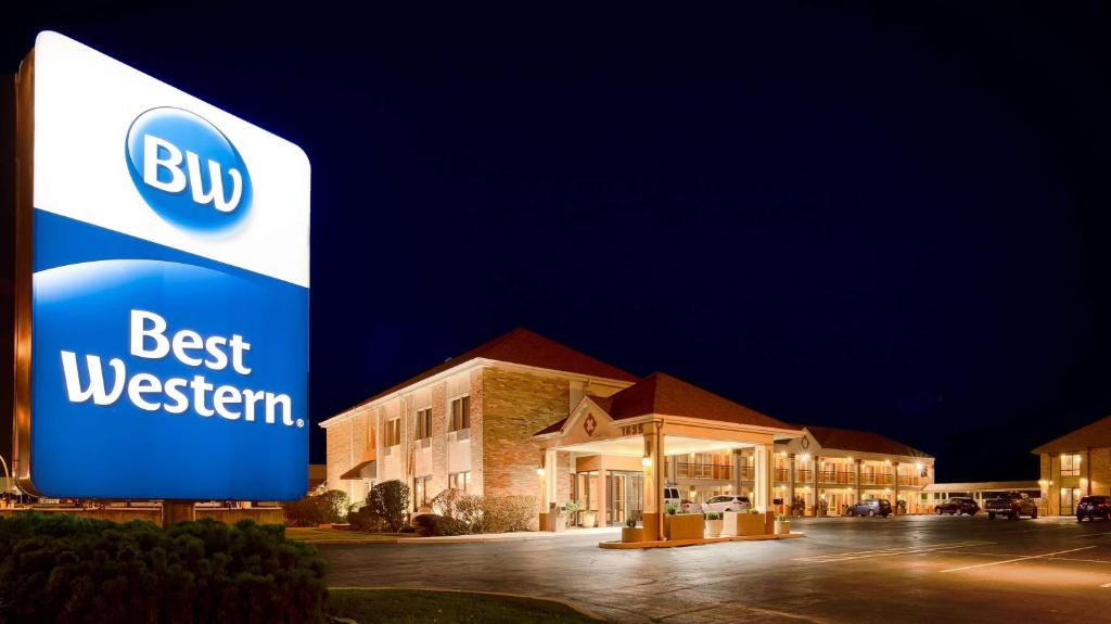 Best Western Inn of St. Charles - image 2